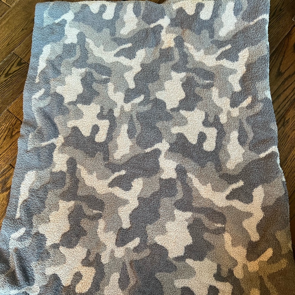 Barefoot Dreams CozyChic Camo Stone Large Blanket